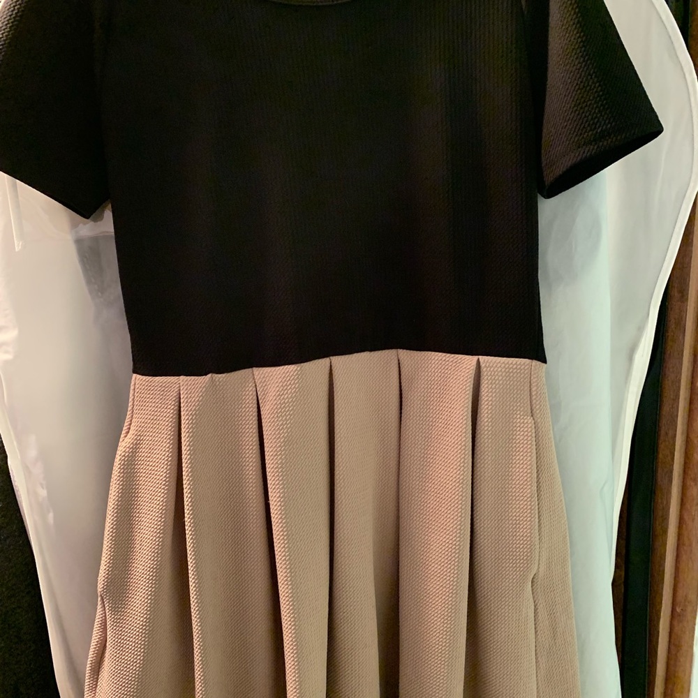 LuLaRoe Amelia Dress w/ Pockets Color Block Medium